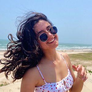 Meet your Posher, Valeria